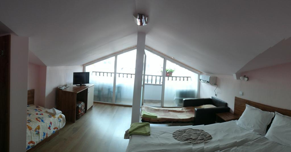 Guest House Rosa Kiten  Rum bild
